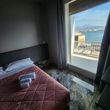 Mia Beverello Nápoles